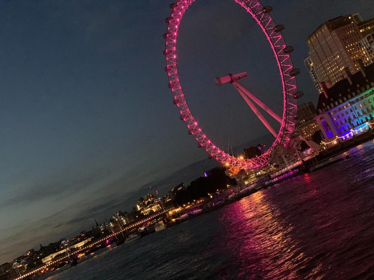 Luxury Riverside Apt With Easy Access To Central London, O2, Excel Centre And Parking Екстер'єр фото